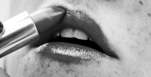 Sie sind schön und leben an der Seite mächtiger Männer. Doch ihre Position nutzen wollen offenbar nur die wenigsten. (Foto: Flickr/ gre.ceres)